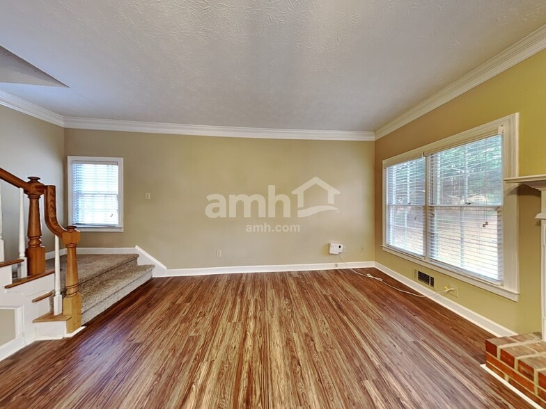 Building Photo - 2620 Loch Way