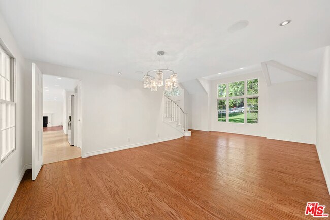 Building Photo - 5958 Busch Dr