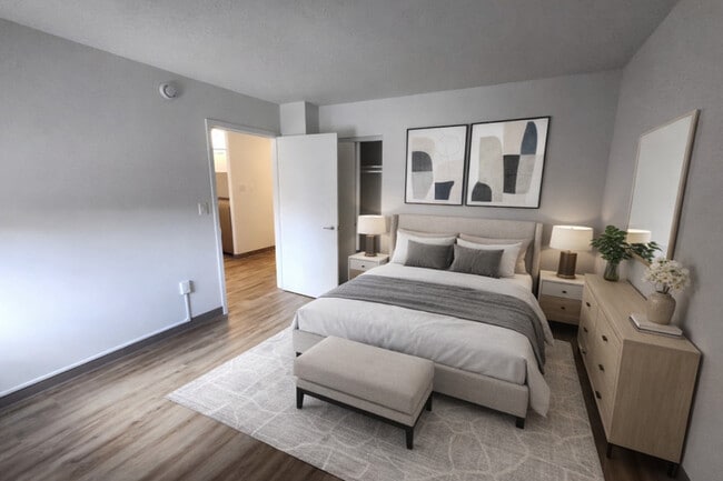 Building Photo - Kingsbury Towers