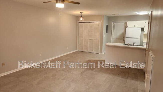 Building Photo - 5247 Crystal Ct