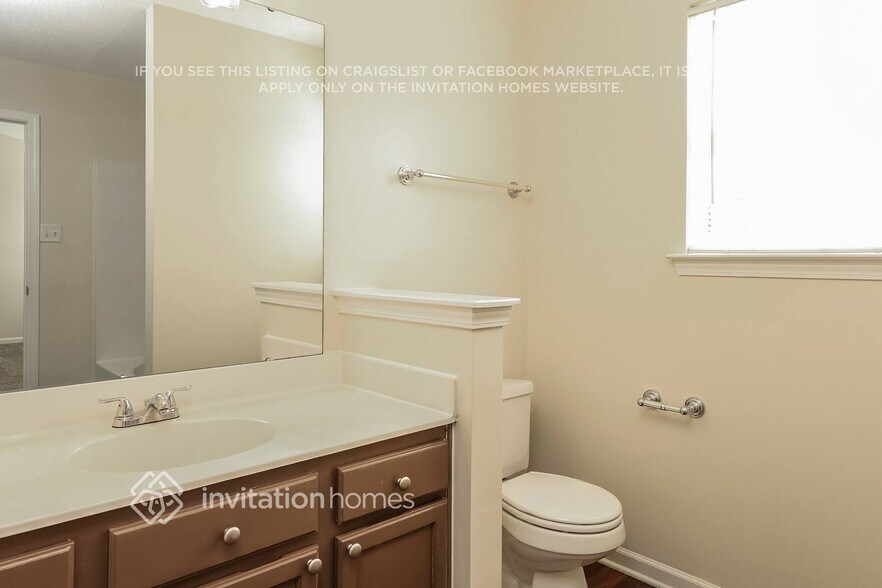 Building Photo - 1024 Salmon River Dr