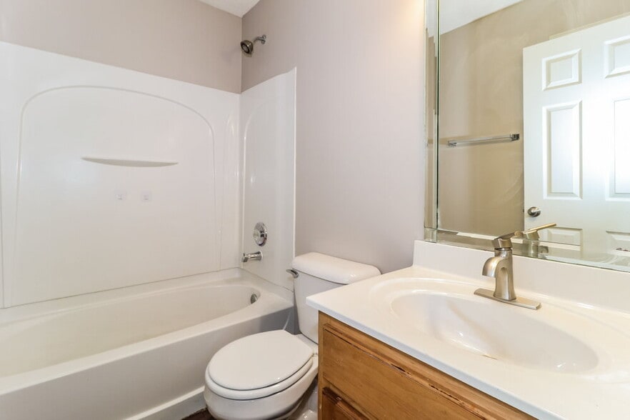 Building Photo - 7972 Ridgedale Dr