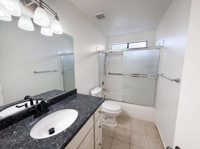 Building Photo - 5901 Small Hill Ct