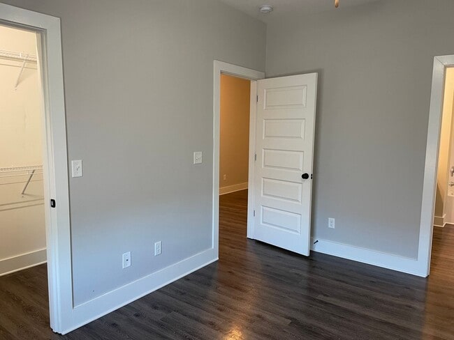 Building Photo - 3 Bedroom Home with Garage and Flat Fenced Backyard!