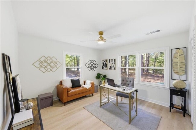 Building Photo - 3488 Richmond Dr SE