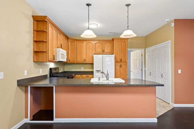 Building Photo - 68 Richard Dr