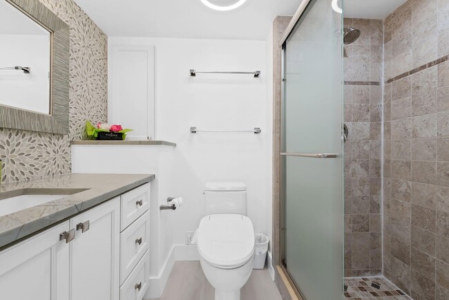 Building Photo - 3215 S Ocean Blvd