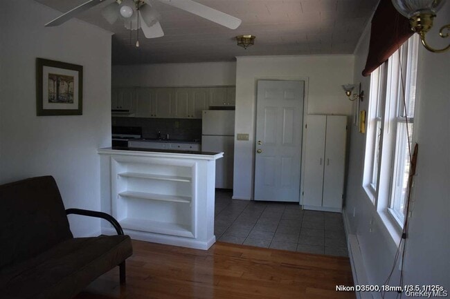 Building Photo - 571 South St