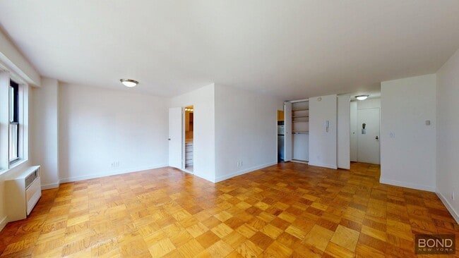 Primary Photo - 236 E 36th St