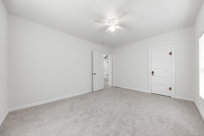 Building Photo - 1326 Massachusetts St