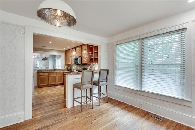 Building Photo - 953 Gilbert St SE