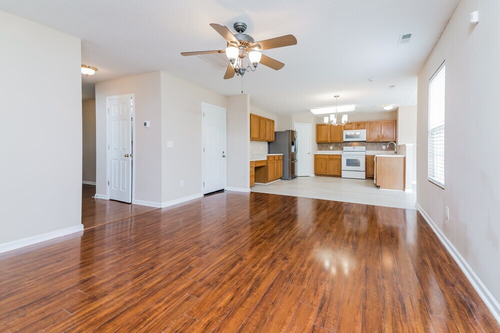 Building Photo - 1328 Marbank St