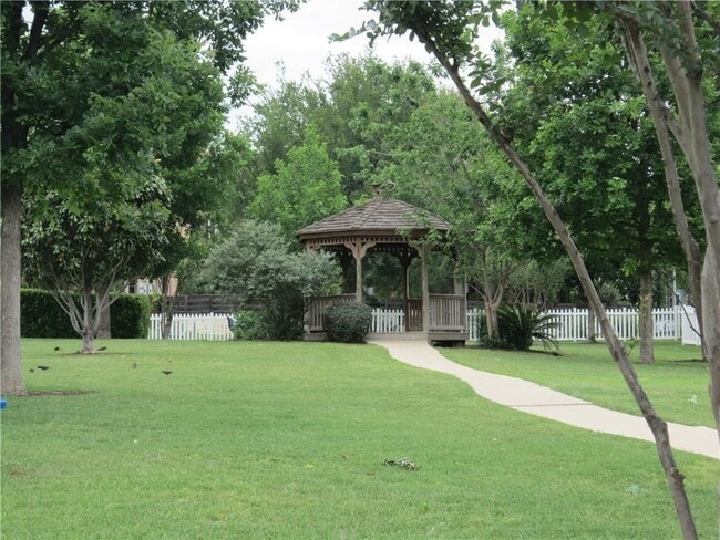 Building Photo - 2614 Kinney Oaks Ct