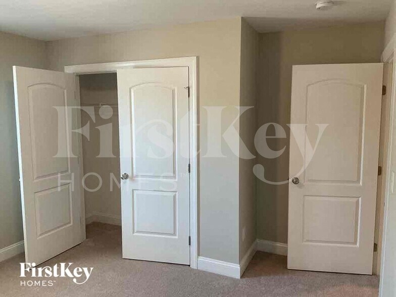 Building Photo - 2041 Samantha Dr