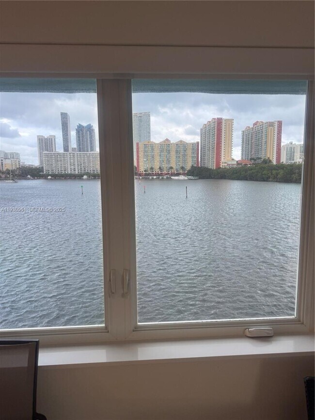 Building Photo - 3922 NE 166th St