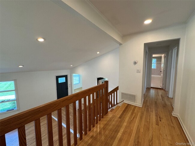 Building Photo - 3 Stonewall Ln