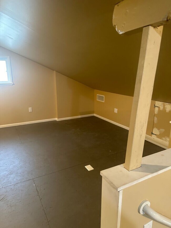 Building Photo - Stunning 4+2 Pool Home Home In Westlake Hi...