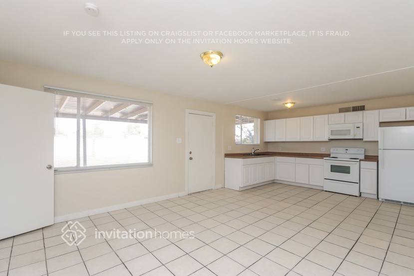 Building Photo - 2964 N 53rd Dr