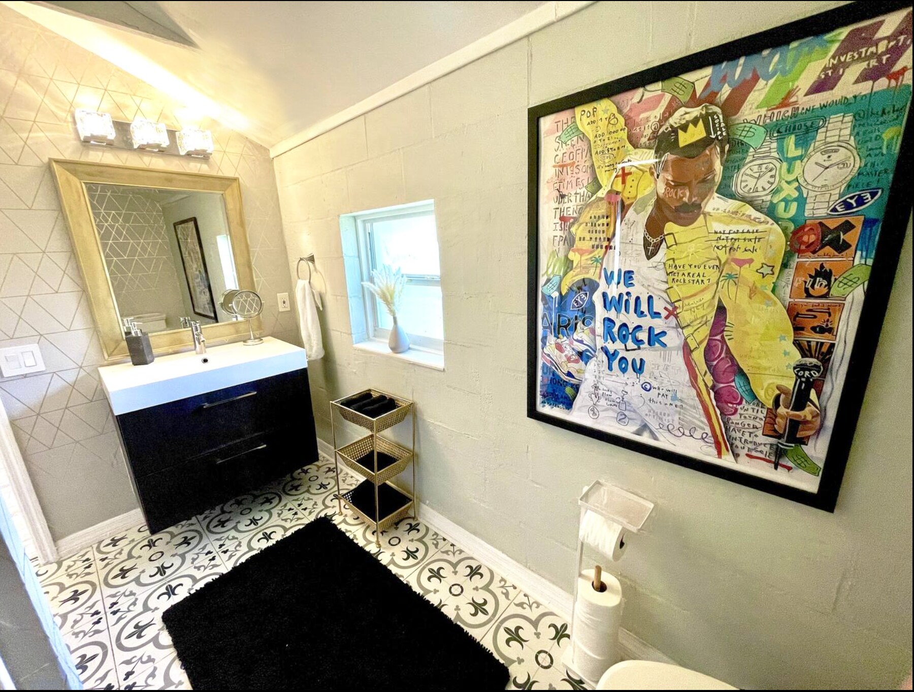 master bath - 3319 W Paul Ave