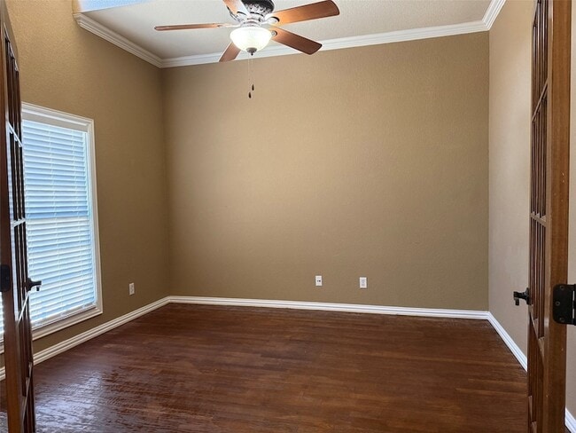 Building Photo - 2207 Canterbury Dr