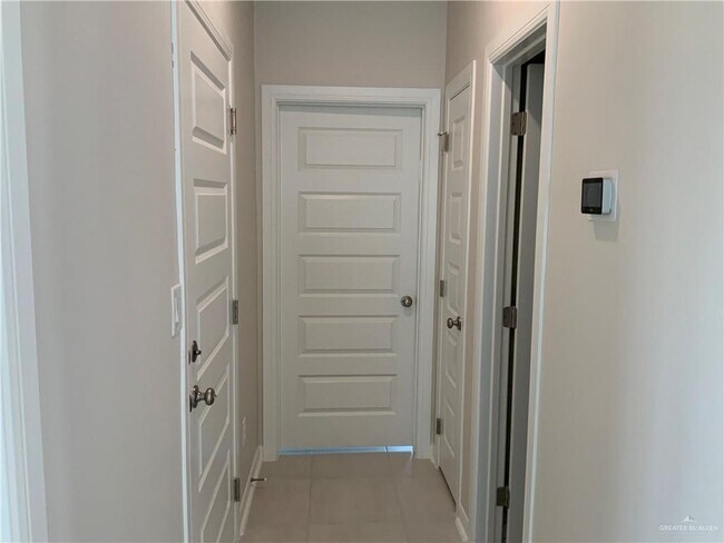 Building Photo - 27 Westway Ave