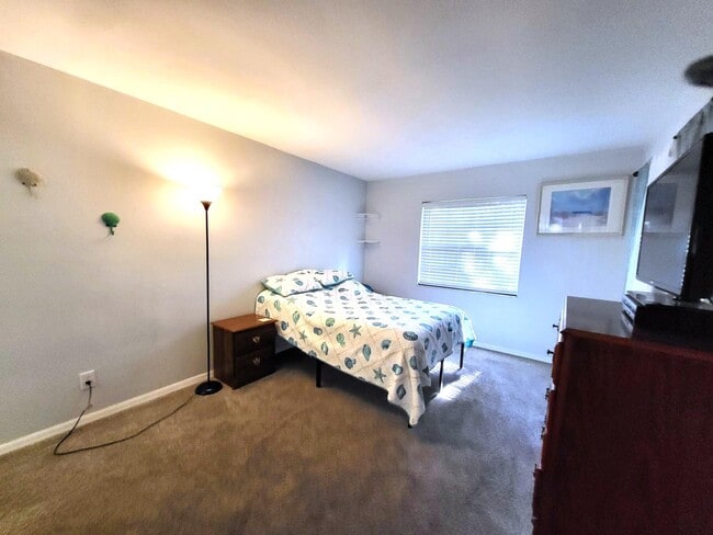 Building Photo - 3023 Sir Hamilton Cir