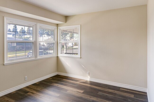 Building Photo - Beautifully Remodeled 4 Bed / 2 Bath Home in Prime Inglewood — Detached Garage + Spacious Yard