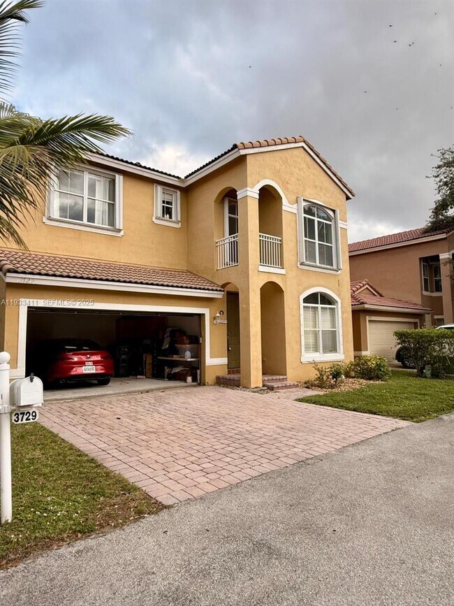 Building Photo - 3729 SW 51st St