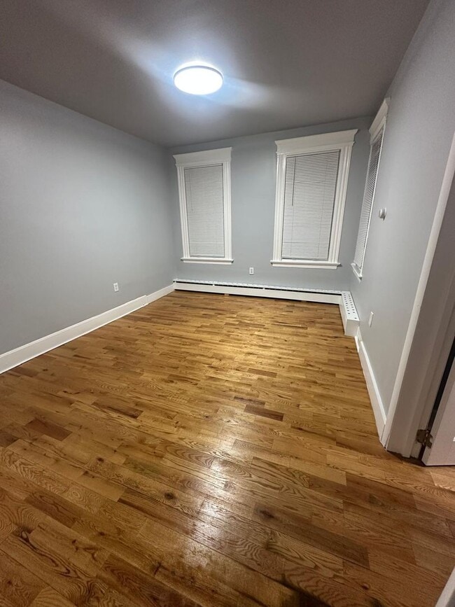 Building Photo - 159 Grafton St