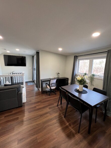 Building Photo - 109 Willow Ave