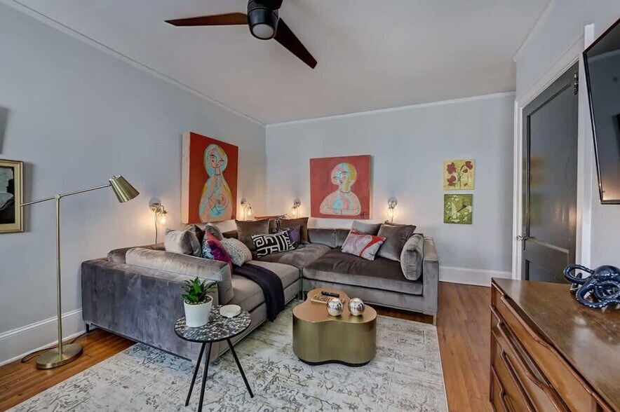 Building Photo - 518 Lamar Ave