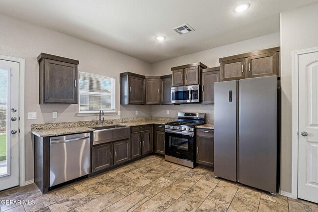 Building Photo - 10624 Hidden Chapel Pl