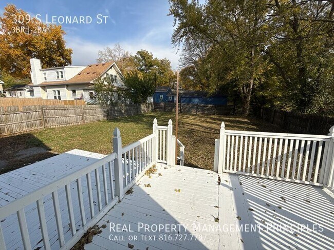 Building Photo - 309 S Leonard St