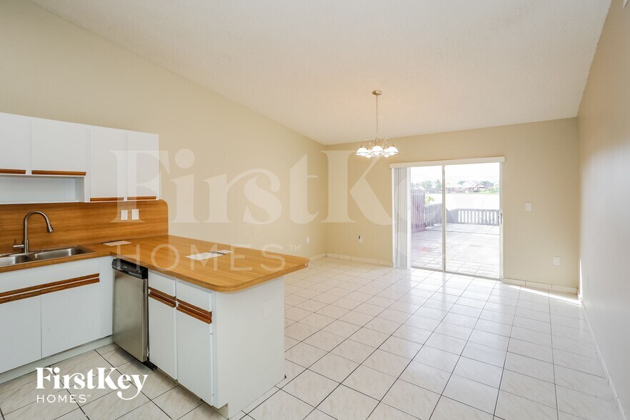 Building Photo - 14979 SW 63rd St