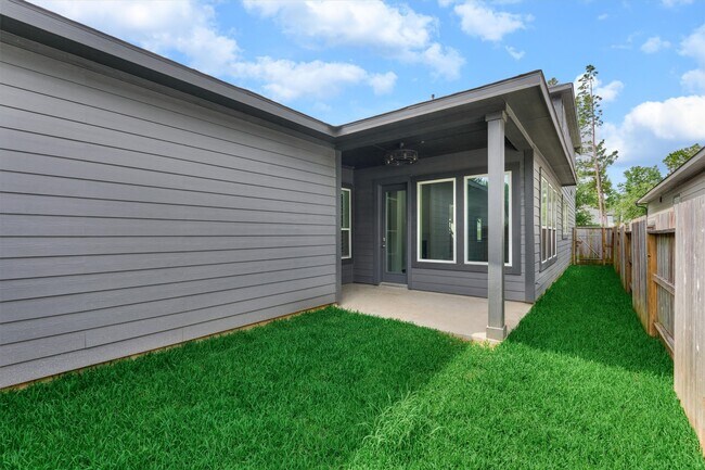 Building Photo - 222 Thistle Dr