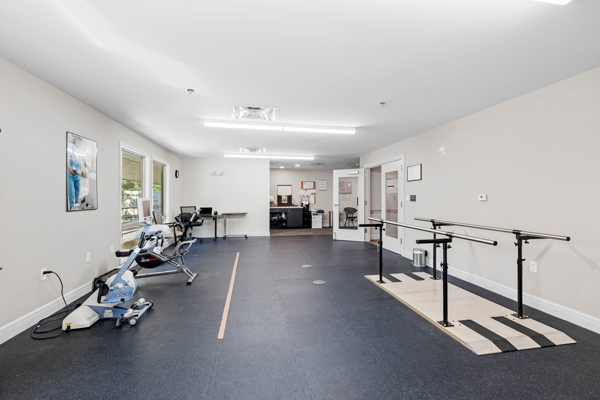 Building Photo - 2900 NE Kendallwood Pkwy