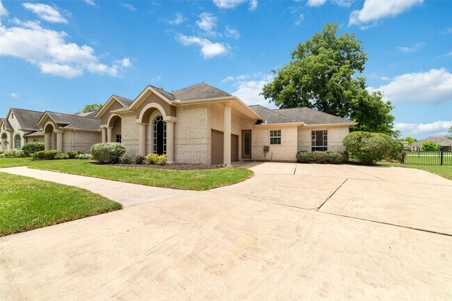 Building Photo - 32610 Whitburn Trail