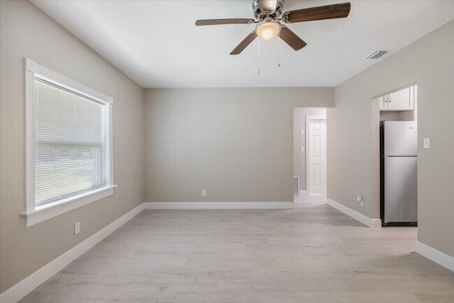 Building Photo - 807 S 12th St