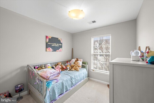 Building Photo - 5076 Grimm Dr