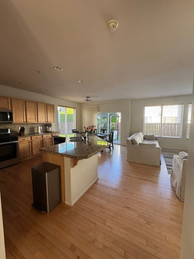 Building Photo - 21915 46th Pl S