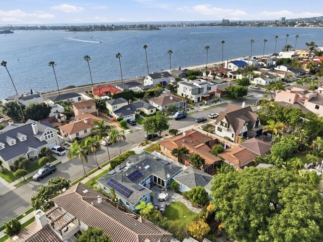 Building Photo - MISSION BAY 4-BED/3-BATH - 3 MIN WALK TO BAY