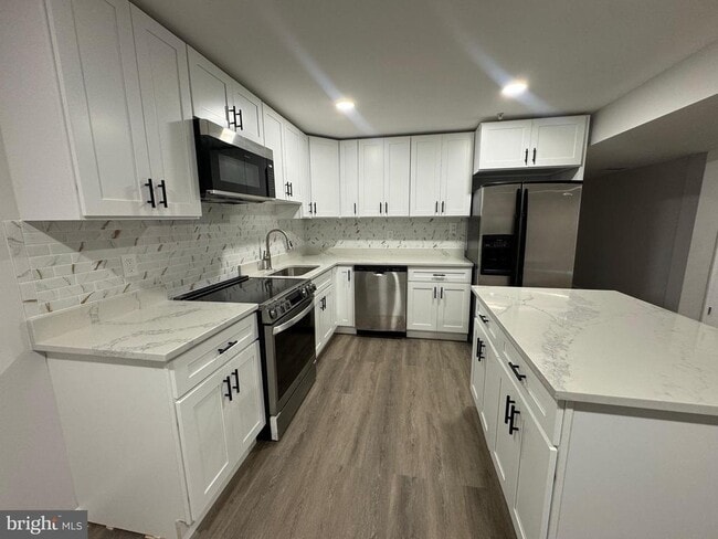 Building Photo - 6900 Ironbridge Ln