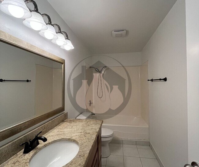 Building Photo - **MOVE IN SPECIAL** $500 OFF First Full Mo...
