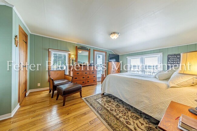 Building Photo - Beautiful 3 Bedroom Home with View of the ...
