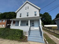 Building Photo - 39 Bank St