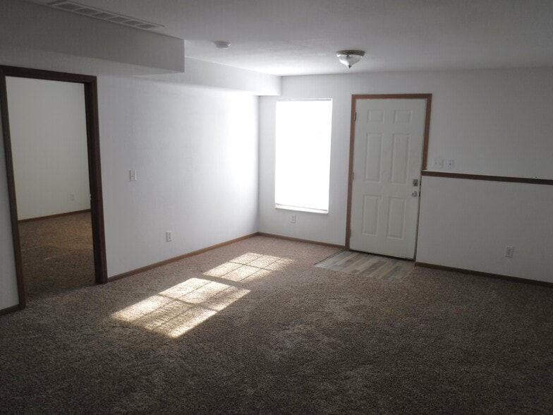 Building Photo - 5602 Valley View Dr