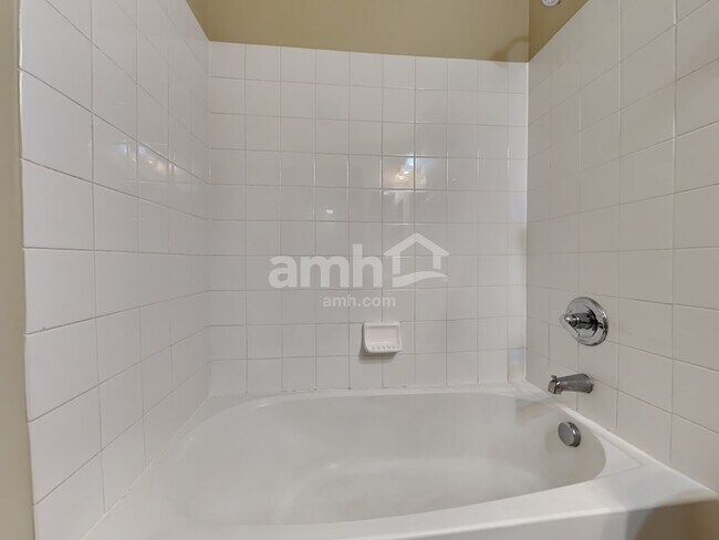 Building Photo - 1893 Sandy Lake Dr