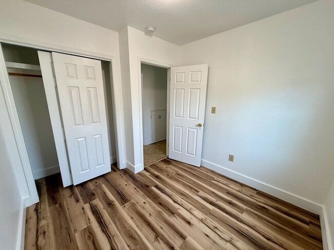 Building Photo - Beautiful 3 Bed 2 Bath Spokane Home w/ Detached Garage and Large Fully-Fenced Yard!