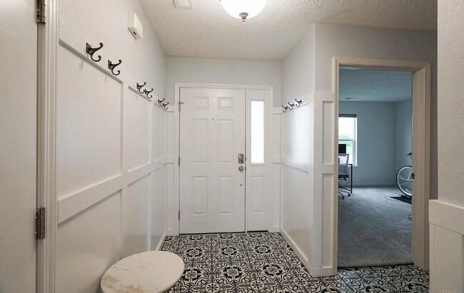 Building Photo - 3 Bed Home