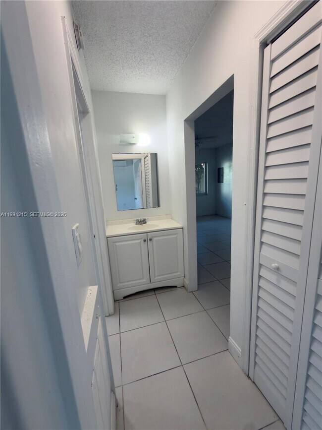 Building Photo - 2622 NW 24th St